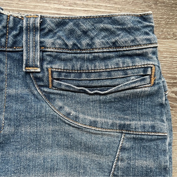 NWOT American Eagle Blue Denim Mini Skirt Size 6 - Picture 4 of 7